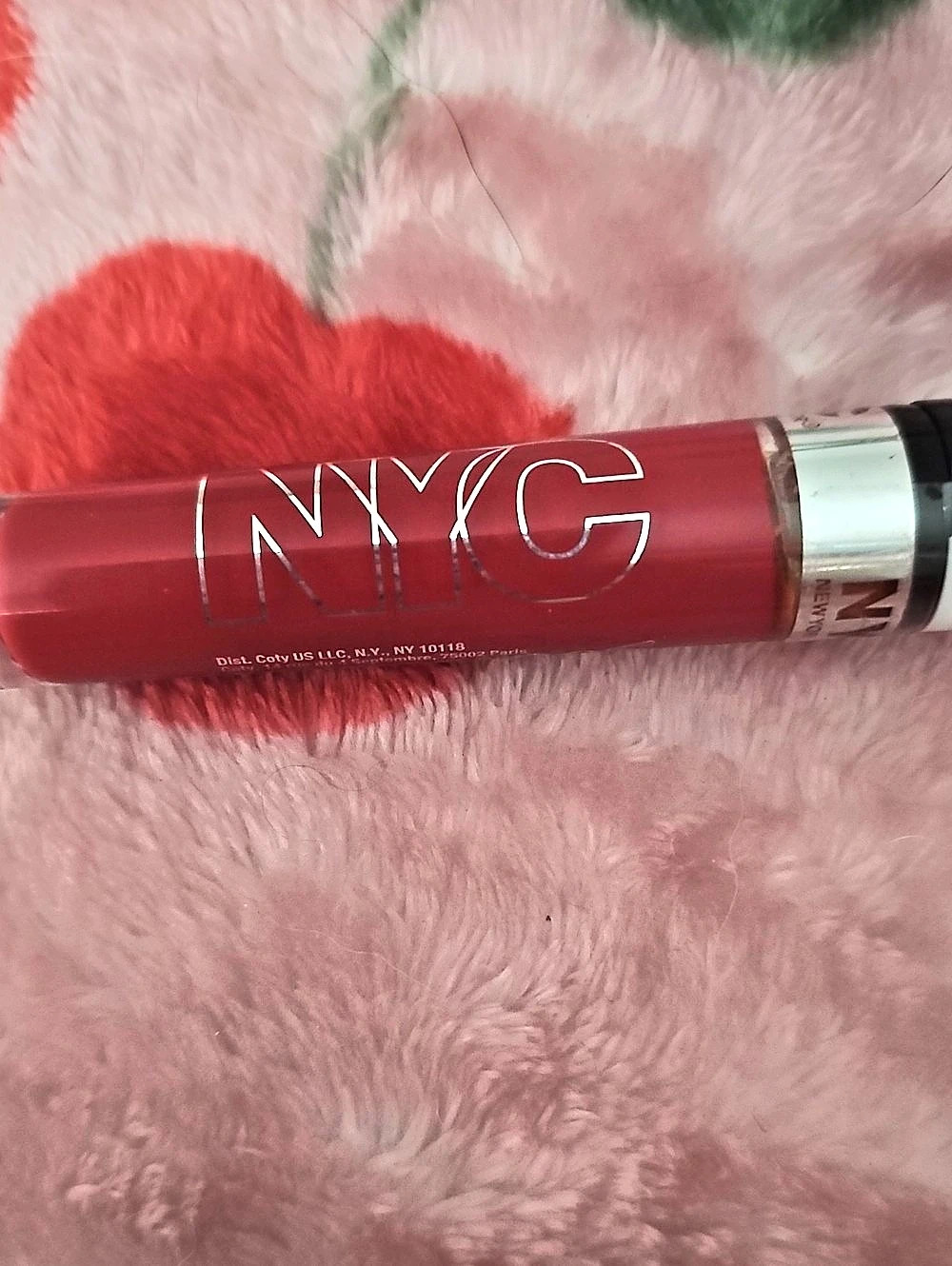 NYC Expert Last Lip Lacquer 400 Big City Berry Lipstick